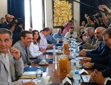 Έξαλλος ο Τσακαλώτος για τον καφέ του στη συνάντηση Τσίπρα (βίντεο)